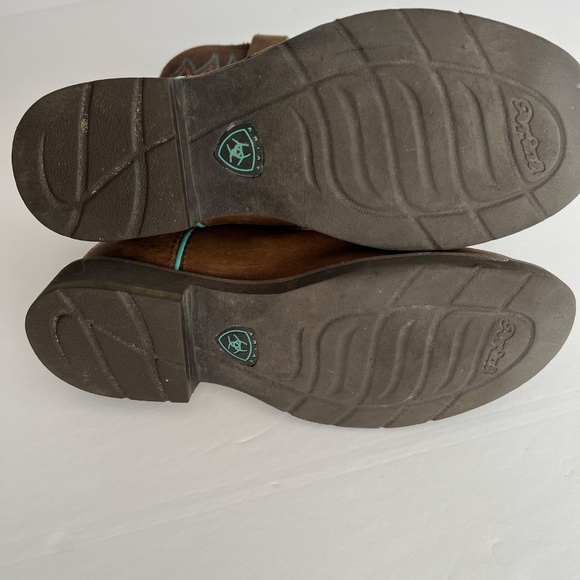 Ariat Women's Delilah Round Toe Western Boot Distressed size 6B - Picture 8 of 11